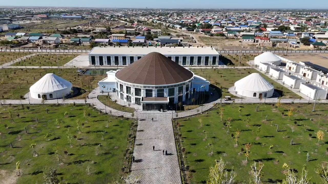 Porno: kirishda fohishani sikish